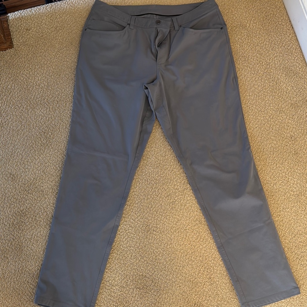 Lululemon Athletica ABC Classic Fit for Everyday Comfort